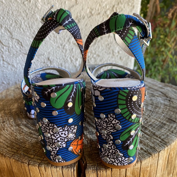 PHEONIX STUD LEATHER PLATFORM SANDAL - Picture 7 of 7